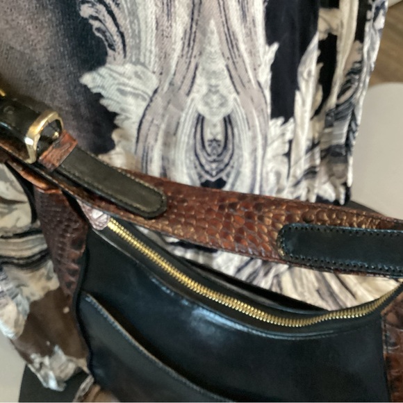 Brahmin Renee black Tuscan leather shoulder bag with croc embossed trim. - Picture 9 of 11